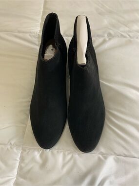 New Clarks healed Boot Size 10